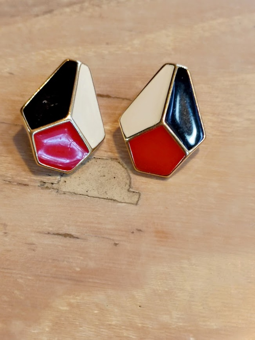 Vintage Trifari Clip On Earrings Red Dark Blue Cream Colors Gold Tone